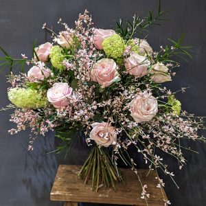 Dozen pink valentine's roses